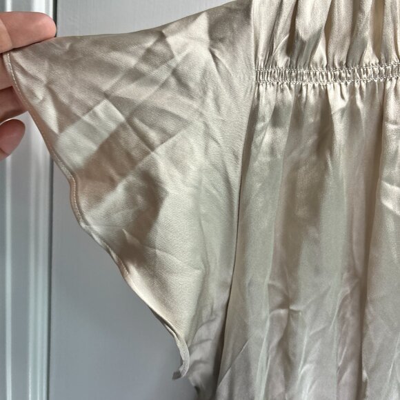 White House Black Market Women's Size Medium SS Fltr Slv Smocked Blouse Oat- NWT - Picture 5 of 7